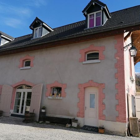L'Annexe Du Chateau De Saint Genix Екстер'єр фото