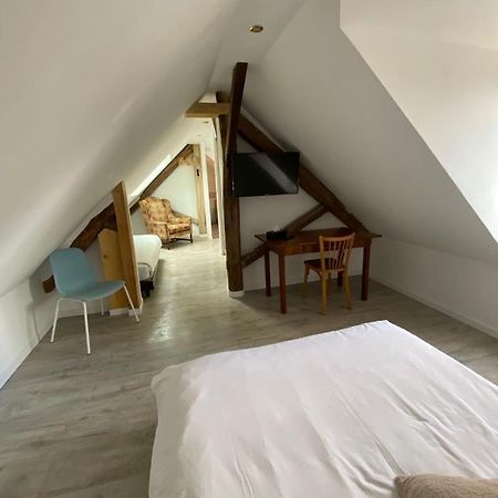 L'Annexe Du Chateau De Saint Genix Екстер'єр фото
