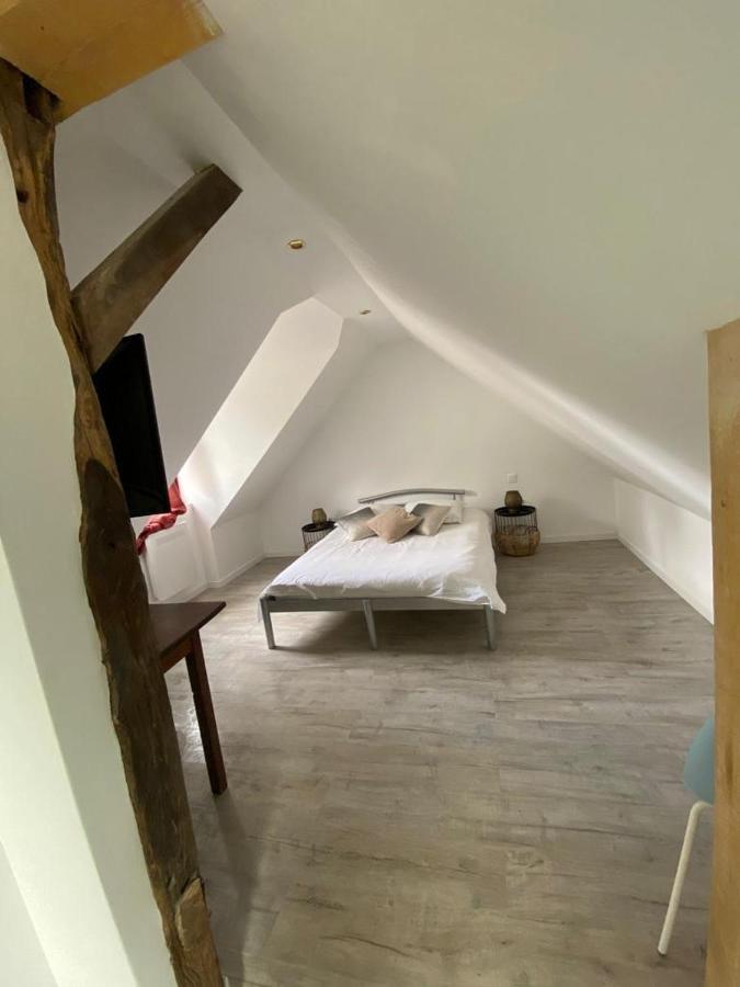L'Annexe Du Chateau De Saint Genix Екстер'єр фото