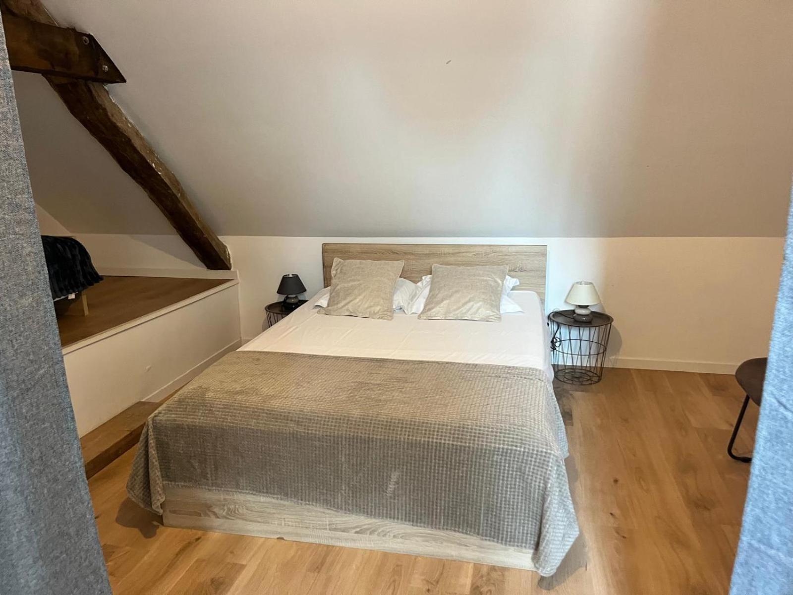 L'Annexe Du Chateau De Saint Genix Екстер'єр фото